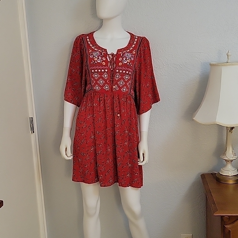 WONDERLY Red Ditsy Floral Mexican Embroidered Mini Trapeze Fiesta Dress - Picture 3 of 9